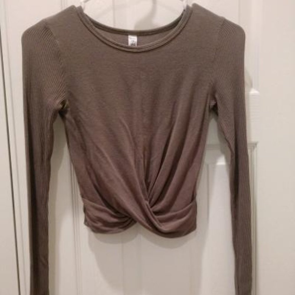 Alo Long Sleeve Light Sweater w/Front Twist XS